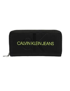 Cartera Sculpted zip Calvin Klein