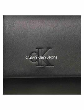 Bolso Sculpted EW Flap Calvin Klein